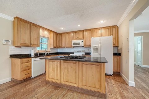 Villa ou maison à vendre à Sarasota, Floride: 2 chambres, 133.04 m2 № 2408870 - photo 7