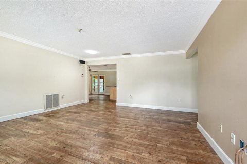 Villa ou maison à vendre à Sarasota, Floride: 2 chambres, 133.04 m2 № 2408870 - photo 3