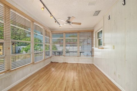Villa ou maison à vendre à Sarasota, Floride: 2 chambres, 133.04 m2 № 2408870 - photo 19