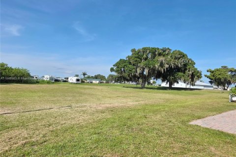 Commercial property in Okeechobee, Florida № 1850599 - photo 8