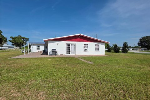 Commercial property in Okeechobee, Florida № 1850599 - photo 3