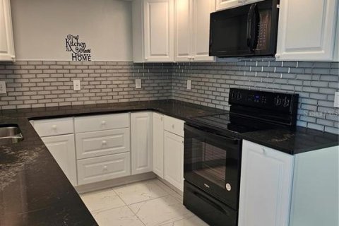 Villa ou maison à louer à Port Richey, Floride: 3 chambres, 130.9 m2 № 2410353 - photo 6