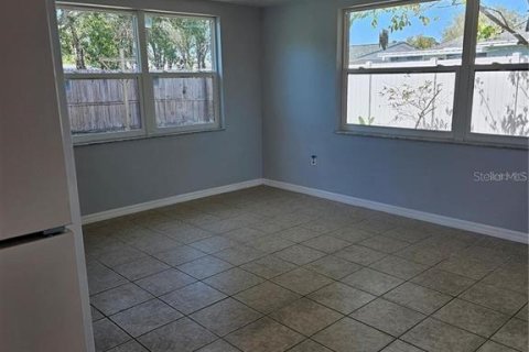 Villa ou maison à louer à Port Richey, Floride: 3 chambres, 130.9 m2 № 2410353 - photo 5
