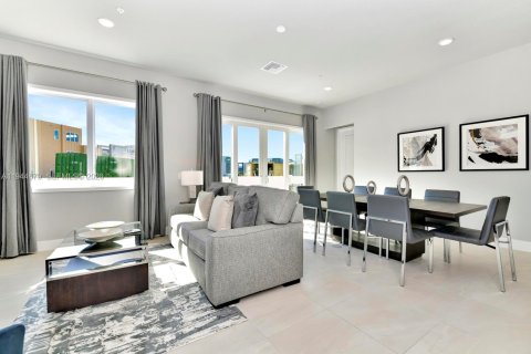 Купить кондоминиум в Киссимми, Флорида 3 спальни, № 2060117 - фото 2