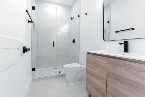 Commercial property in Miami, Florida 163.97 sq.m. № 2010900 - photo 24