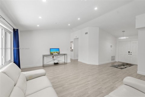 Casa en venta en Sunrise, Florida, 3 dormitorios, 154.5 m2 № 1886562 - foto 21