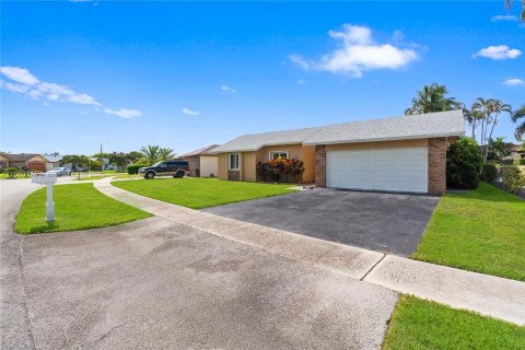 Casa en venta en Sunrise, Florida, 3 dormitorios, 154.5 m2 № 1886562 - foto 2