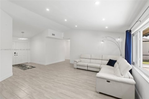 Casa en venta en Sunrise, Florida, 3 dormitorios, 154.5 m2 № 1886562 - foto 22