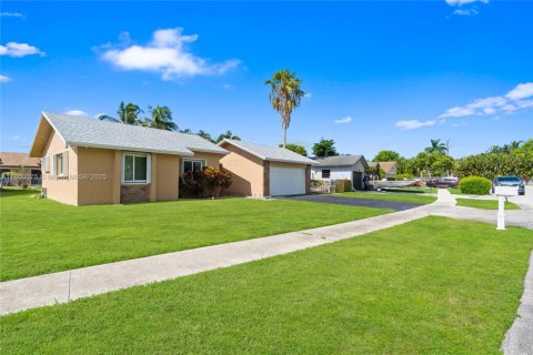 Casa en venta en Sunrise, Florida, 3 dormitorios, 154.5 m2 № 1886562 - foto 3