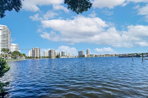 Condo à Aventura, Floride, 1 chambre  № 2068102