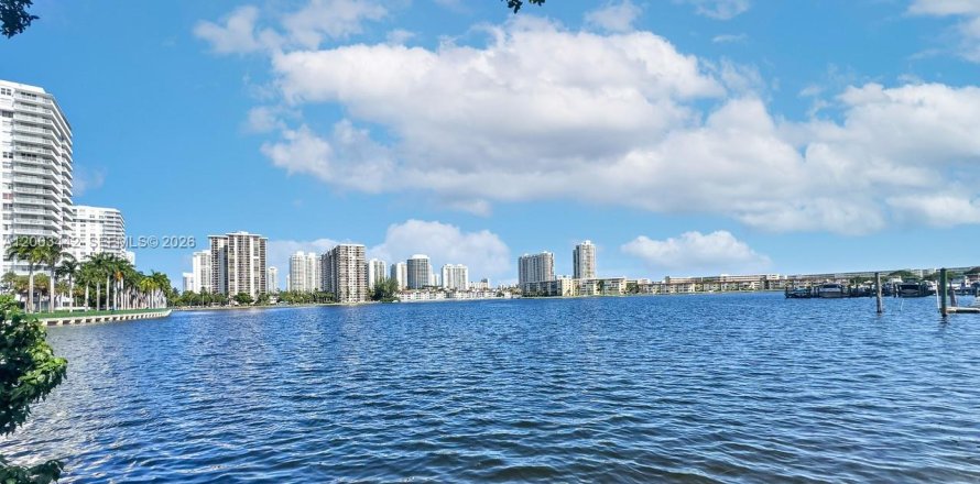 Condo à Aventura, Floride, 1 chambre  № 2068102