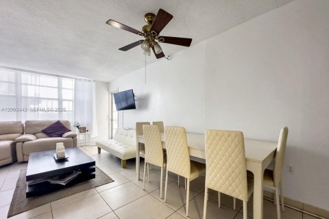 Copropriété à vendre à Aventura, Floride: 1 chambre, 81.1 m2 № 2068102 - photo 4