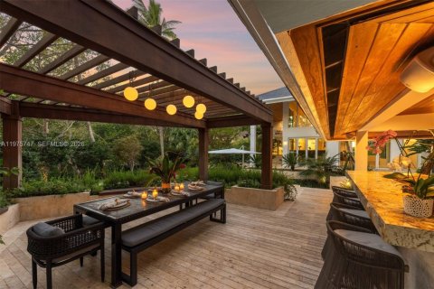 Купить виллу или дом в Корал-Гейблс, Флорида 6 спален, 615.2м2, № 2040683 - фото 3