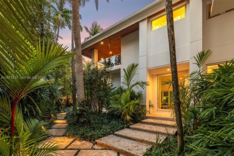 Купить виллу или дом в Корал-Гейблс, Флорида 6 спален, 615.2м2, № 2040683 - фото 10