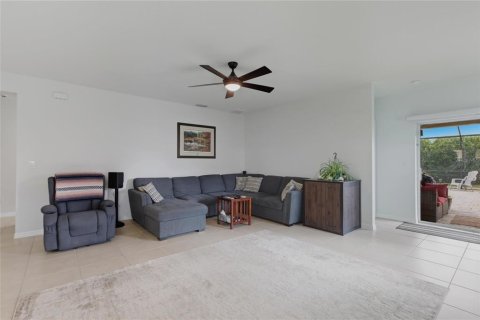 Villa ou maison à vendre à Cape Coral, Floride: 3 chambres, 162.3 m2 № 2239063 - photo 3