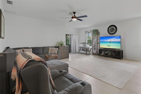 Villa ou maison à vendre à Cape Coral, Floride: 3 chambres, 162.3 m2 № 2239063 - photo 4