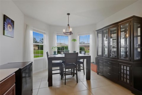 Villa ou maison à vendre à Cape Coral, Floride: 3 chambres, 162.3 m2 № 2239063 - photo 9