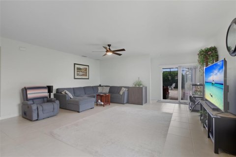 Villa ou maison à vendre à Cape Coral, Floride: 3 chambres, 162.3 m2 № 2239063 - photo 5