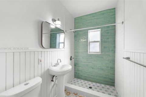 Villa ou maison à louer à Miami, Floride: 1 chambre, 65.03 m2 № 1999412 - photo 11
