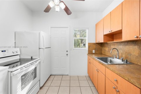 Villa ou maison à louer à Miami, Floride: 1 chambre, 65.03 m2 № 1999412 - photo 9