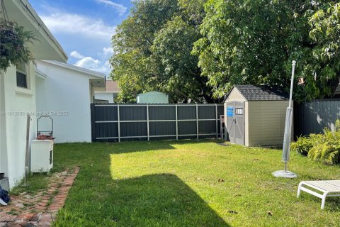 Casa en alquiler en Cutler Bay, Florida, 3 dormitorios, 211.07 m2 № 1969701 - foto 20