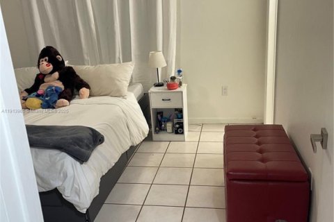 Casa en alquiler en Cutler Bay, Florida, 3 dormitorios, 211.07 m2 № 1969701 - foto 7