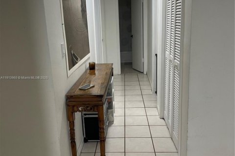 Casa en alquiler en Cutler Bay, Florida, 3 dormitorios, 211.07 m2 № 1969701 - foto 21