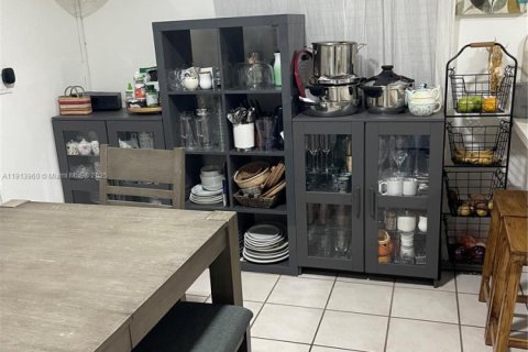 Casa en alquiler en Cutler Bay, Florida, 3 dormitorios, 211.07 m2 № 1969701 - foto 8