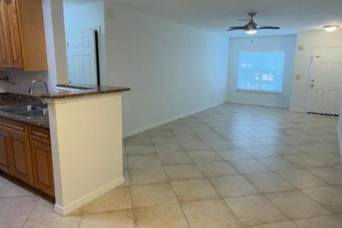 Appartement à louer à Orlando, Floride: 2 chambres, 92.53 m2 № 2414962 - photo 4