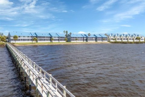 Condominio en venta en Port Charlotte, Florida, 1 dormitorio, 57.23 m2 № 1651839 - foto 25