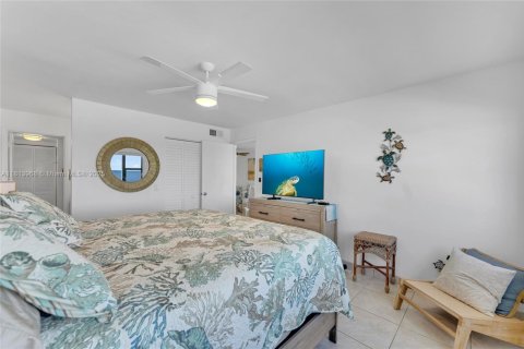 Condo in Jensen Beach, Florida, 2 bedrooms  № 1796461 - photo 30