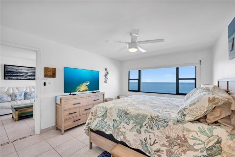 Condo in Jensen Beach, Florida, 2 bedrooms  № 1796461 - photo 28