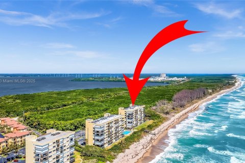 Condo in Jensen Beach, Florida, 2 bedrooms  № 1796461 - photo 3