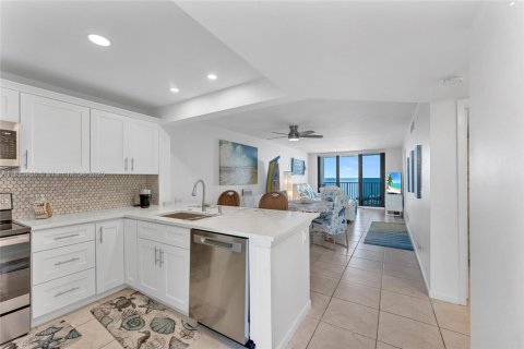 Condo in Jensen Beach, Florida, 2 bedrooms  № 1796461 - photo 14