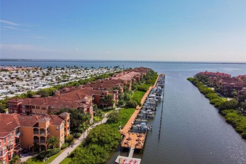 Condo in Clearwater, Florida, 2 bedrooms № 2224960