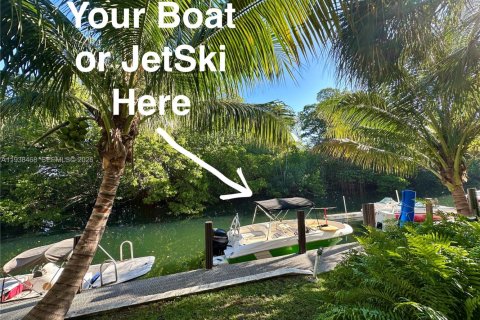 Condo in North Miami, Florida, 1 bedroom  № 1997452