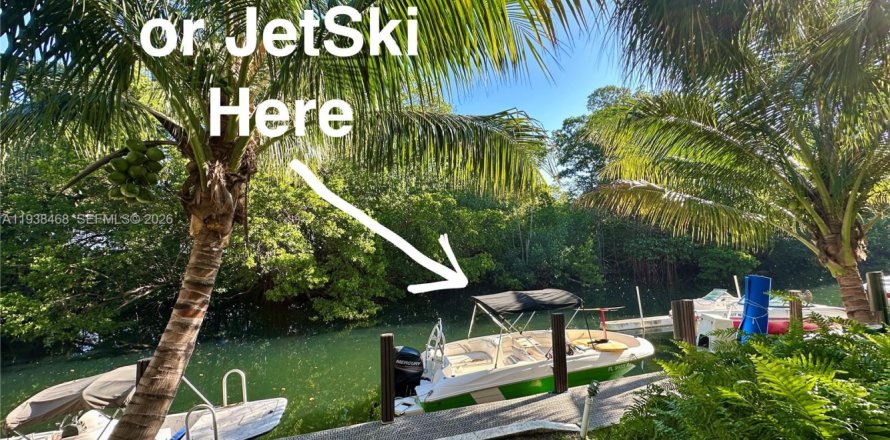 Condo in North Miami, Florida, 1 bedroom № 1997452