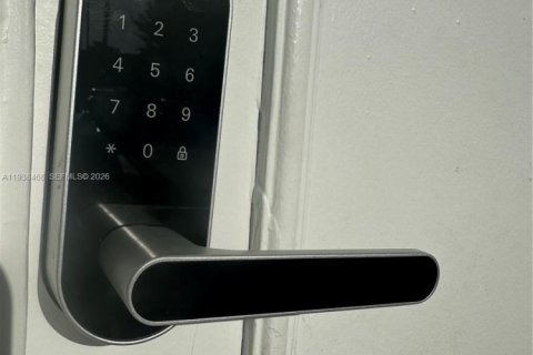 Condo in North Miami, Florida, 1 bedroom № 1997452 - photo 26