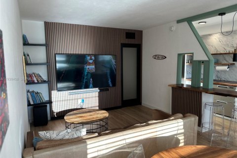 Condo in North Miami, Florida, 1 bedroom № 1997452 - photo 6