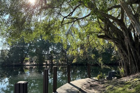 Condo in North Miami, Florida, 1 bedroom № 1997452 - photo 19