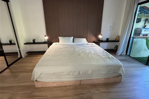 Condo in North Miami, Florida, 1 bedroom № 1997452 - photo 13