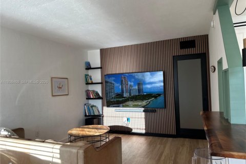 Condo in North Miami, Florida, 1 bedroom № 1997452 - photo 5