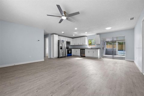 House in Deltona, Florida 3 bedrooms, 117.61 sq.m. № 1655050 - photo 13