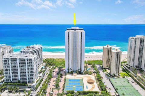 Купить кондоминиум в Ривьера-Бич, Флорида 2 спальни, № 1957943 - фото 2