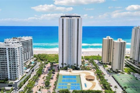 Купить кондоминиум в Ривьера-Бич, Флорида 2 спальни, № 1957943 - фото 1