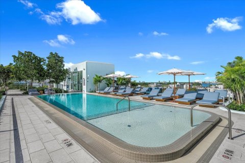 Condo in Bay Harbor Islands, Florida, 3 bedrooms  № 2153047 - photo 29