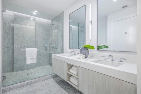 Condo in Bay Harbor Islands, Florida, 3 bedrooms  № 2153047 - photo 19