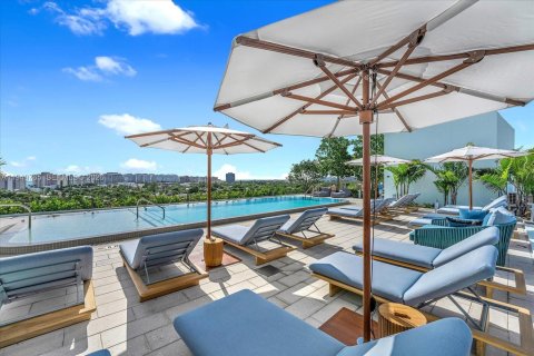 Condo in Bay Harbor Islands, Florida, 3 bedrooms  № 2153047 - photo 30