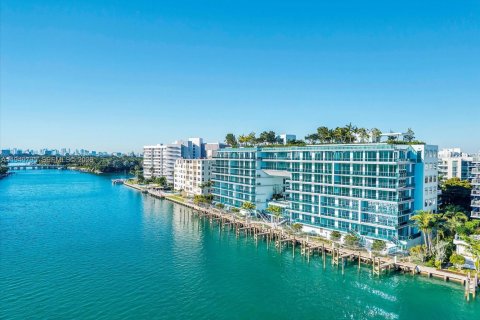 Condo in Bay Harbor Islands, Florida, 3 bedrooms  № 2153047 - photo 27