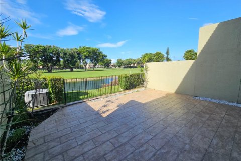 Touwnhouse à louer à Doral, Floride: 3 chambres, 159.05 m2 № 1924765 - photo 13